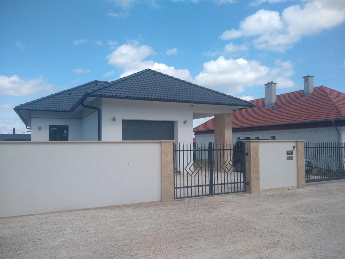 Tandem Apartman Kapolnasnyek Exterior foto